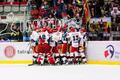 Třinec - Hradec, 4. semifinále play-off hokejové extraligy 2018: Radost hradeckých hokejistů po gólu v prodloužení
