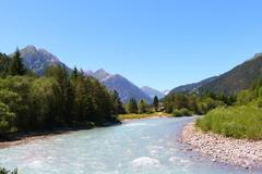 Rakouská řeka, Tyrolské Alpy, ilustrační foto.