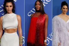 Kim bez prádla a Naomi v třásních. Módní Oscaři jsou rozdaní