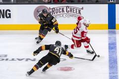 NHL, Las Vegas-Detroit: Pierre-Edouard Bellemare (41) a Tomáš Nosek (92) - Mike Green (25)