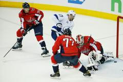 hokej, NHL 2017/2018, Washington - Tampa, Alex Killorn dává gól Tampy