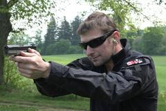 České neprůstřelné tričko pod šaty nepoznáte. Obstálo i při střelbě