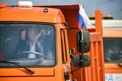 Putinova projížďka po obřím mostě na anektovaný Krym