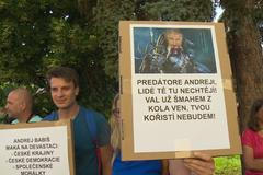Predátore Andreji, lidé tě tu nechtějí. Na jihu Čech probíhala demonstrace proti Babišovi
