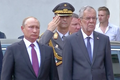 Putin přicestoval do západní Evropy. Navštívil jemu nakloněné Rakousko