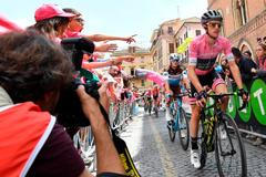 Britský cyklista Simon Yates