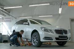 Houpačka pro auto? Kdepak. Češi vymysleli speciální zvedák