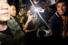 Thajští záchranáři pátrali po pohřešovaných chlapcích a jejich trenérovi devět dní