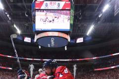 Alexandr Ovečkin slaví gól v síti Las Vegas ve třetím finále MNHL