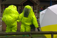 Útok novičokem mohli spáchat i v rukavicích, tvrdí s nadsázkou válečný veterán