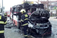 Požár autobusu v pražských Kyjích