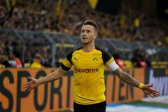 Marco Reus z Dortmundu slaví gól v bundeslize