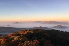 Hory, lesy, chalupy i pole. Tak vidí slavní Češi svou rodnou zem