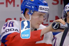 Hokejový Sociál: Pastrňák a spol. zpívají Schody z nebe od Kerndlové