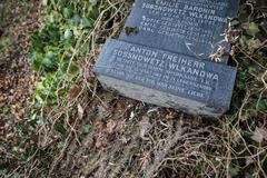 Vandalství na Olšanském hřbitově