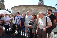 Pavel Litvinov s přáteli na Rudém náměstí