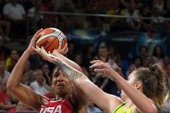 A'Ja Wilsonová a Cayla Georgeová ve finále MS v basketbale