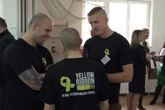 Bývalí vězni zahráli svou hymnu a pochlubili se, kde pracují. Často jako řidiči autobusů