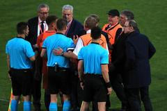 Naštvaní Irové u rozhodčího Zbyňka Proskeho