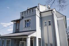 Vrátka tu zavíral i Karel Kryl, vítejte ve vile Elektra