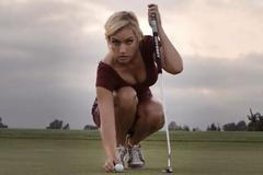 Míček v klíně golfistky a velmi odvážná fotka SK Slavie. Sledujte Sportovní Sociál