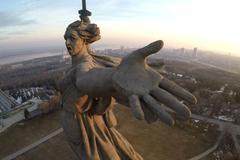 Fotogalerie / Nejvyšší sochy světa / 9_Rodina-Mat' Zovyot! (The Motherland Calls)_Russia_85m