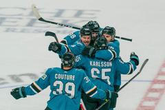 Tomáš Hertl slaví branku v NHL 2018-19