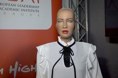 Mluvili jsme s první robotkou: Bylo by dobré, kdyby roboti získali lepší práva