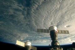 Oko hurikánu z vesmíru. NASA zveřejnila záběry bouře, která míří na Havaj