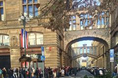 fronta k ČNB v Praze kvůli výročním dvacetikorunám