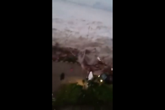 Vlna tsunami ničila vše, co ji přišlo do cesty. Záběry z města Palu v Indonésii