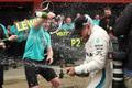 F1, VC Španělska 2018: Lewis Hamilton slaví vítězství