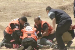 Izraelská střelba při protestech v Gaze má desítky obětí.