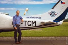 Obletěl svět za 46 dní. Setkal se s dalajlamou a nouzová přistání zkoušel v bazénu