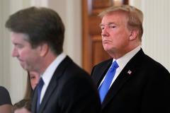 Brett Kavanaugh a americký prezident Donald Trump.