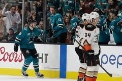 hokej, NHL 2018/2019, San Jose - Anaheim, Tomáš Hertl slaví gól