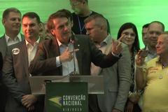 Populista, který uráží ženy. To je kandidát na brazilského prezidenta Jair Bolsonaro