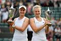 Barbora Krejčíková a Kateřina Siniaková ve finále čtyřhry Wimbledonu 2018