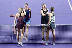 Finále Turnaje mistryň 2018: Zleva Kateřina Siniaková, Kristina Mladenovicová, Tímea Babosová a Barbora Krejčíková