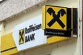 ilustrační fotografie, banka, Raiffeisen BANK, bankomat, 2017