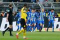 Bundesliga: Fotbalisté Herthy Berlín se radují z branky v Dortmundu