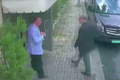 Turci zveřejnili video, jak novinář Džamál Chášukdží vchází do konzulátu v Istanbulu, ale už nevyjde