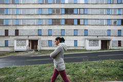 Sídliště Janov, Litvínov, 22.10.2018 - (polo)opuštěné a vybydlené domy, vytlučená okna