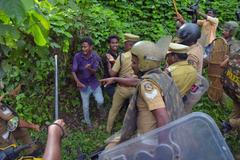 Demonstrace proti vstupu žen do chrámu v Sabarimale
