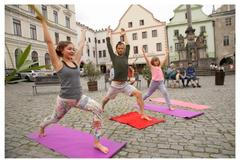 Prázdné domy, málo laviček a davy turistů. Tak se žije v centru Českého Krumlova