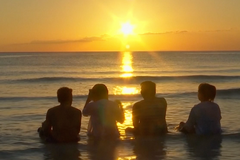 Turisty oblíbený ostrov se zbavil bakterií. Po půl roce ho znovu otevírají