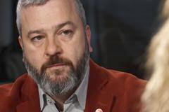 Lidé v Jemenu jen přežívají, výbuchy jsou slyšet i blízko naší nemocnice, říká Gruber