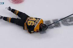 hokej, NHL, Boston - New York Islanders, David Krejčí přišel o zub