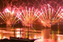 VIDEO: První velkolepé ohňostroje ve světě. Příchod roku 2019 slaví miliony lidí