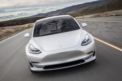 Tesla Model 3 červenec 2017